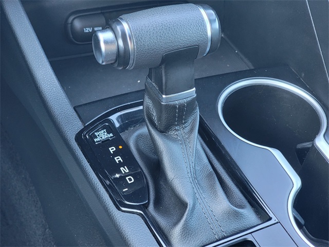 2022 Kia K5 GT-Line photo 25