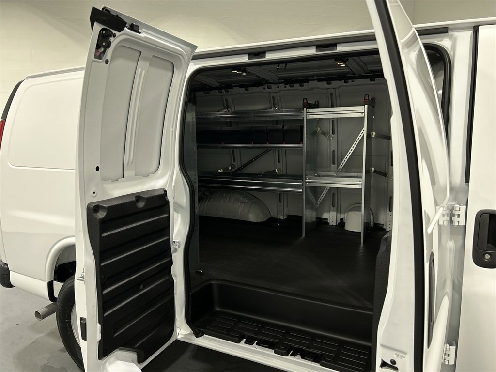 2025 Chevrolet Express Cargo 2500 photo 18