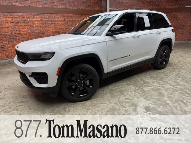 2023 Jeep Grand Cherokee Altitude's photo