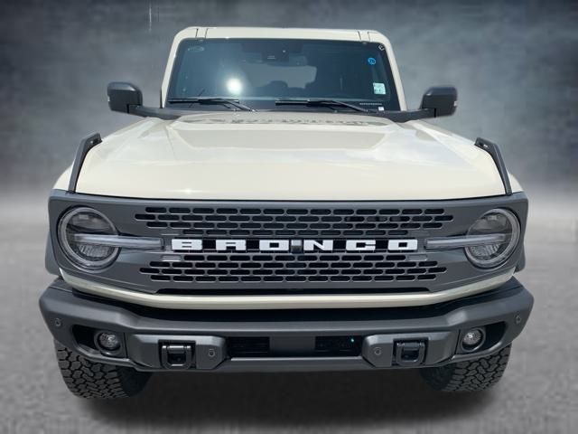 2025 Ford Bronco Badlands photo 2