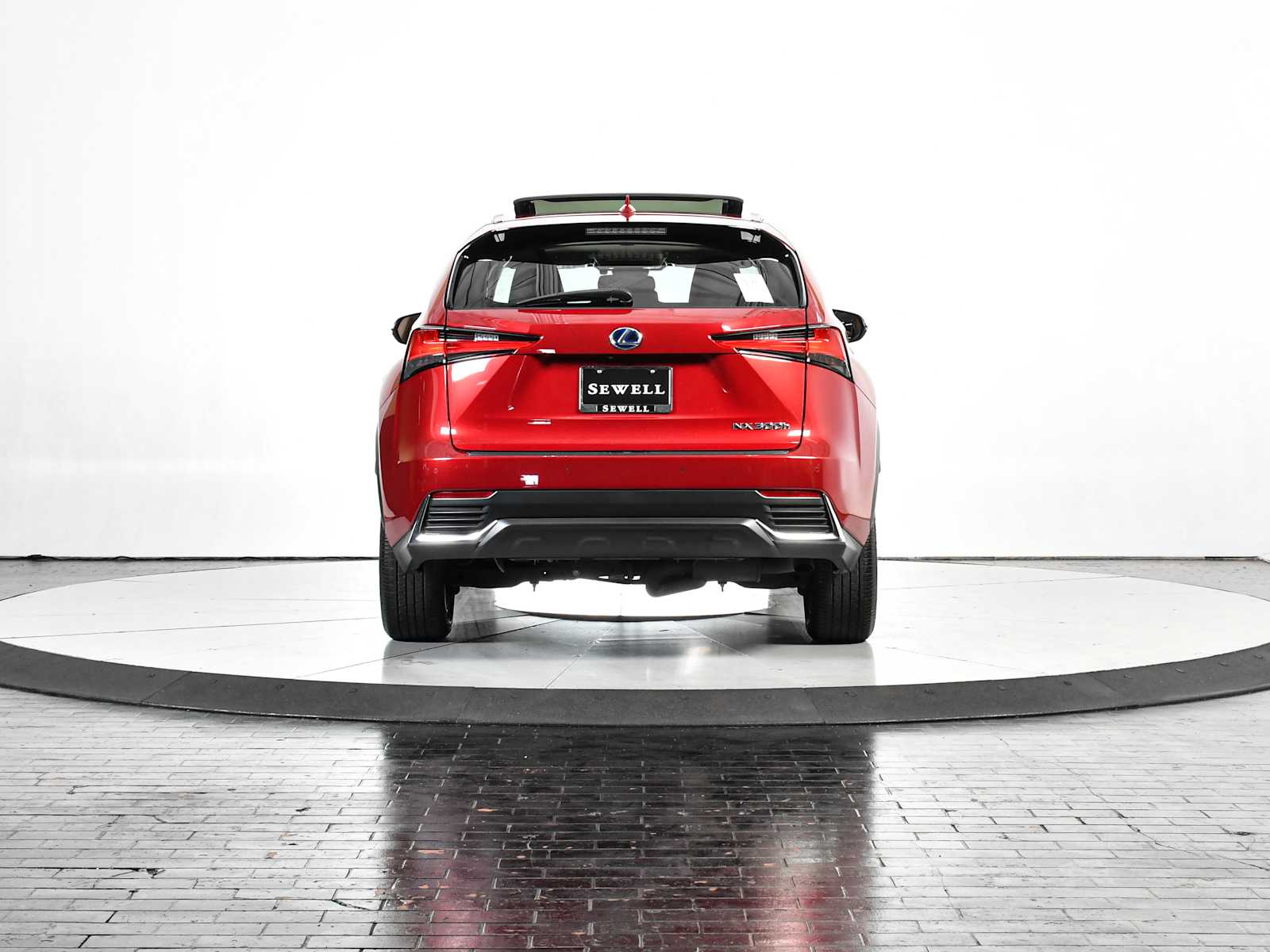 2021 Lexus NX 300h photo 4