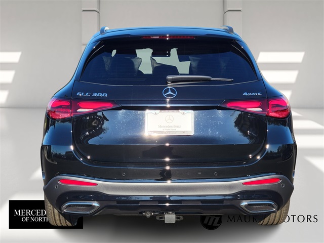 2025 Mercedes Benz GLC 300 4MATIC photo 3