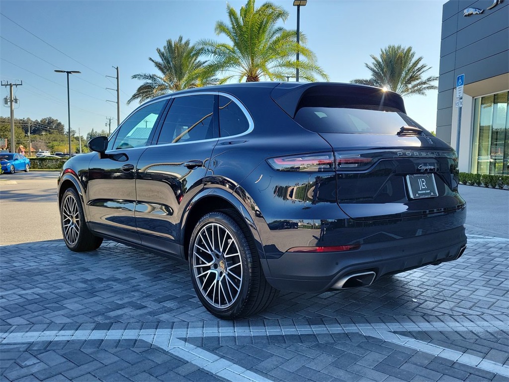 2021 Porsche Cayenne Base photo 2
