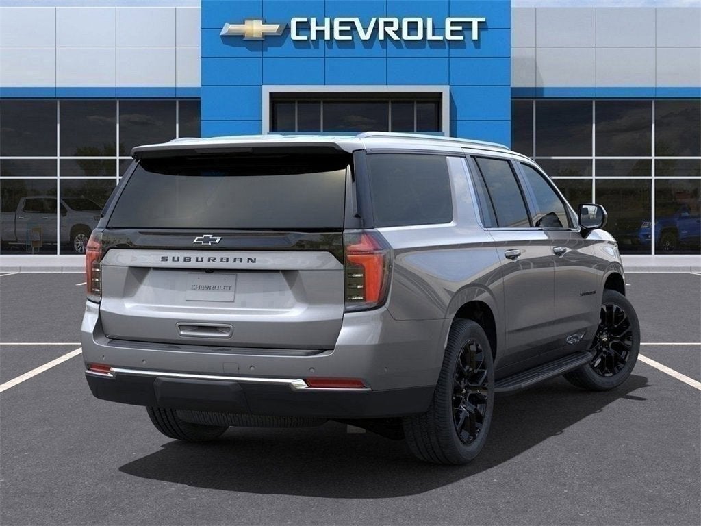 2025 Chevrolet Suburban LS photo 4