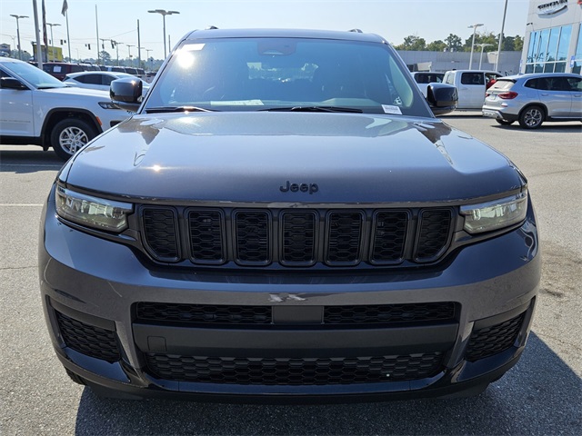 2025 Jeep Grand Cherokee Altitude X photo 2