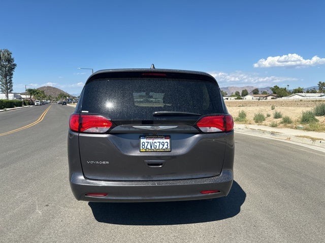 2022 Chrysler Voyager LX photo 6