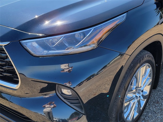 2023 Toyota Highlander Limited photo 7