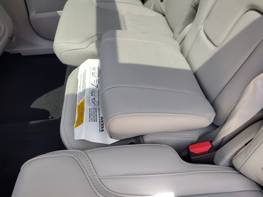 2026 VOLVO XC90 - Image 24