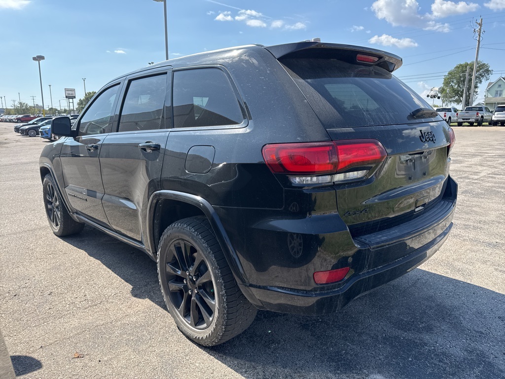 2018 Jeep Grand Cherokee Altitude photo 3