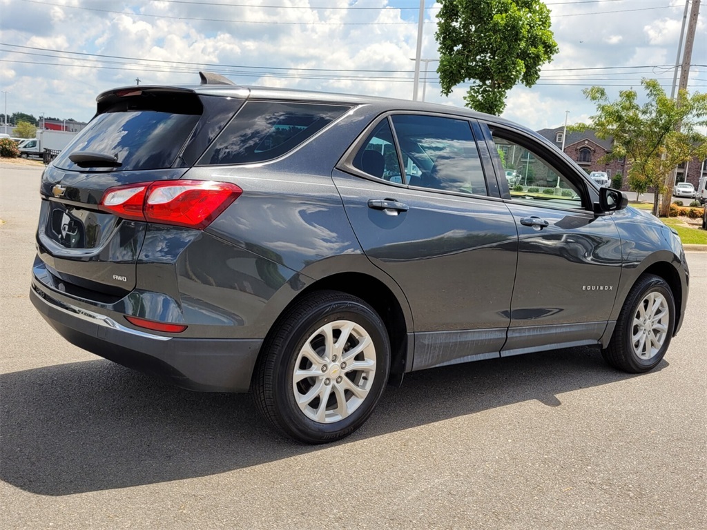2018 Chevrolet Equinox LS photo 3