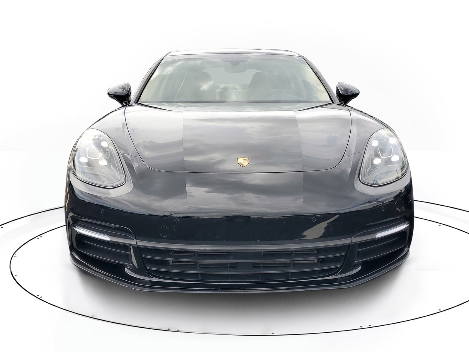 2019 Porsche Panamera 4 photo 2