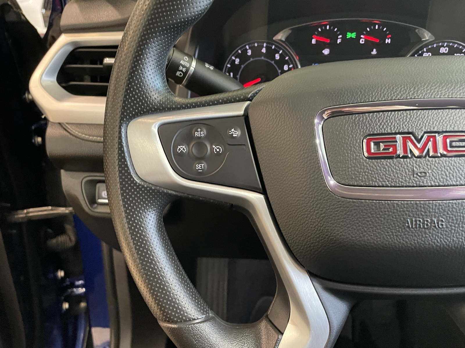 2023 Gmc Acadia SLE photo 19