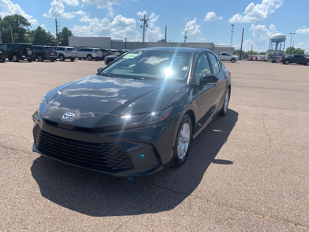 2025 Toyota Camry LE photo 3