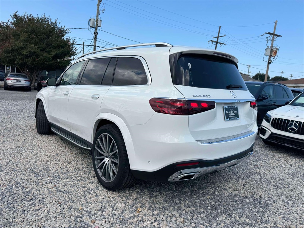 2026 Mercedes Benz GLS 450 4MATIC photo 2