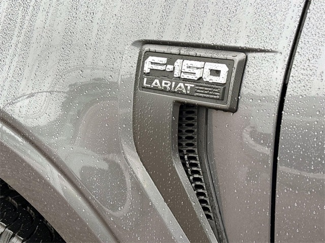 Used 2022 Gray Metallic Ford Lariat image 9