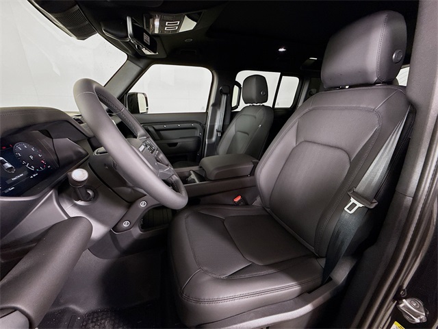 2025 Land Rover Defender 110 X-Dynamic SE photo 8