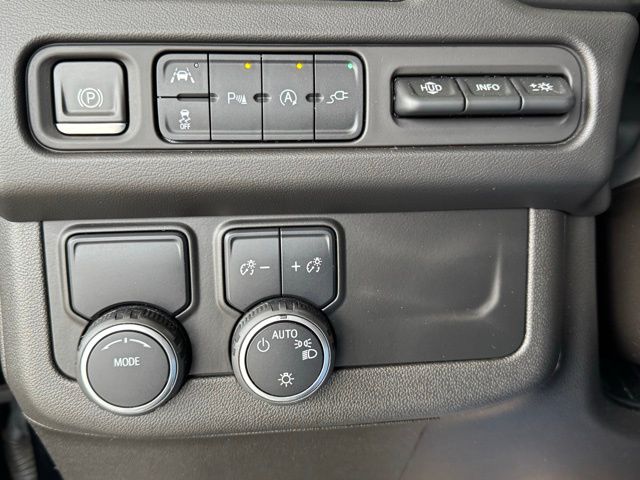 2021 Chevrolet Suburban High Country photo 37