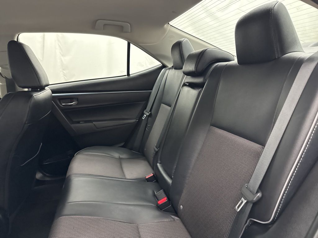 2015 Toyota Corolla Plus photo 13