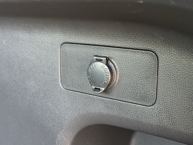 2024 Toyota RAV4 XLE photo 4