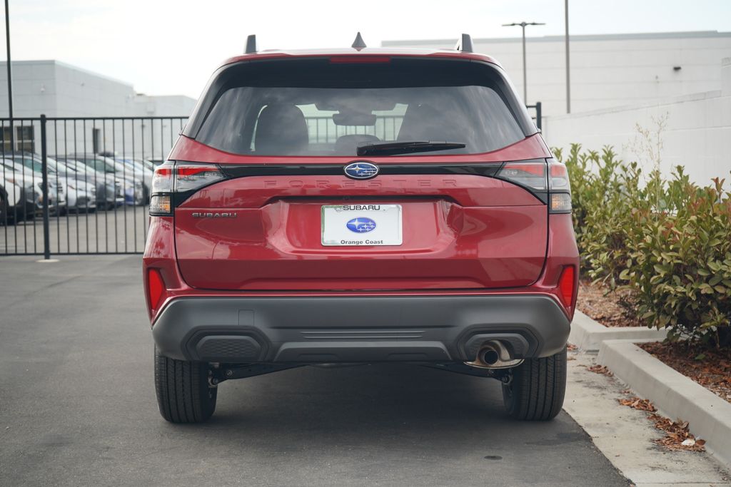 2025 Subaru Forester Premium photo 4