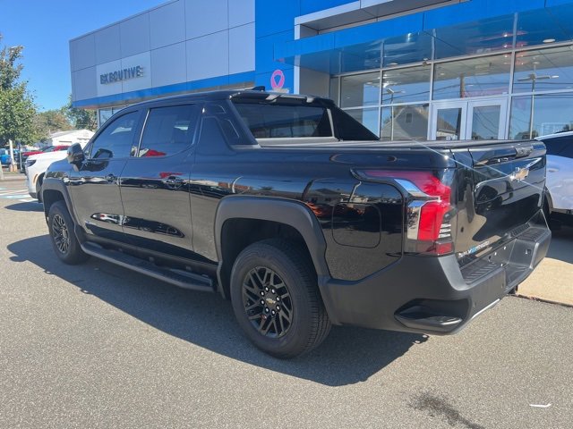 2025 Chevrolet Silverado EV LT photo 3