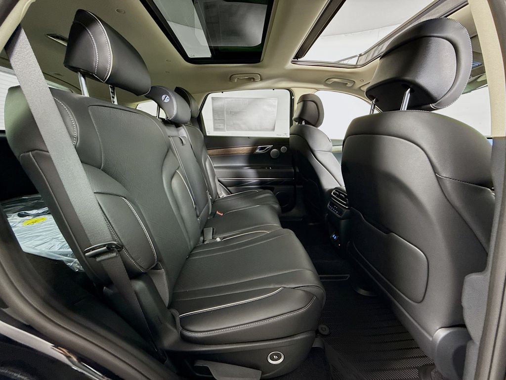 2025 Genesis GV80 2.5T Prestige photo 29