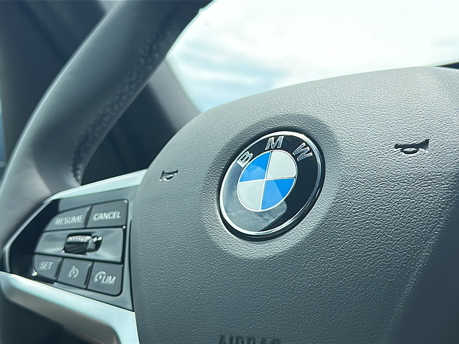 2025 Bmw 330i photo 7