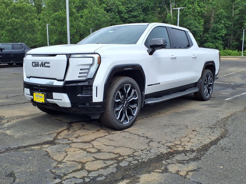 2025 GMC Sierra EV Denali's photo