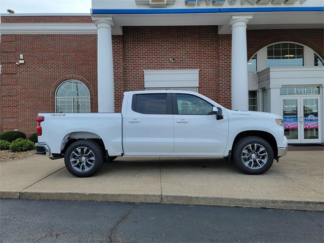 2025 Chevrolet Silverado 1500 LT photo 2