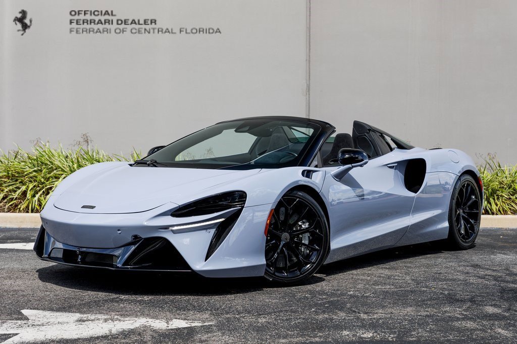 2025 McLaren Artura Performance's photo