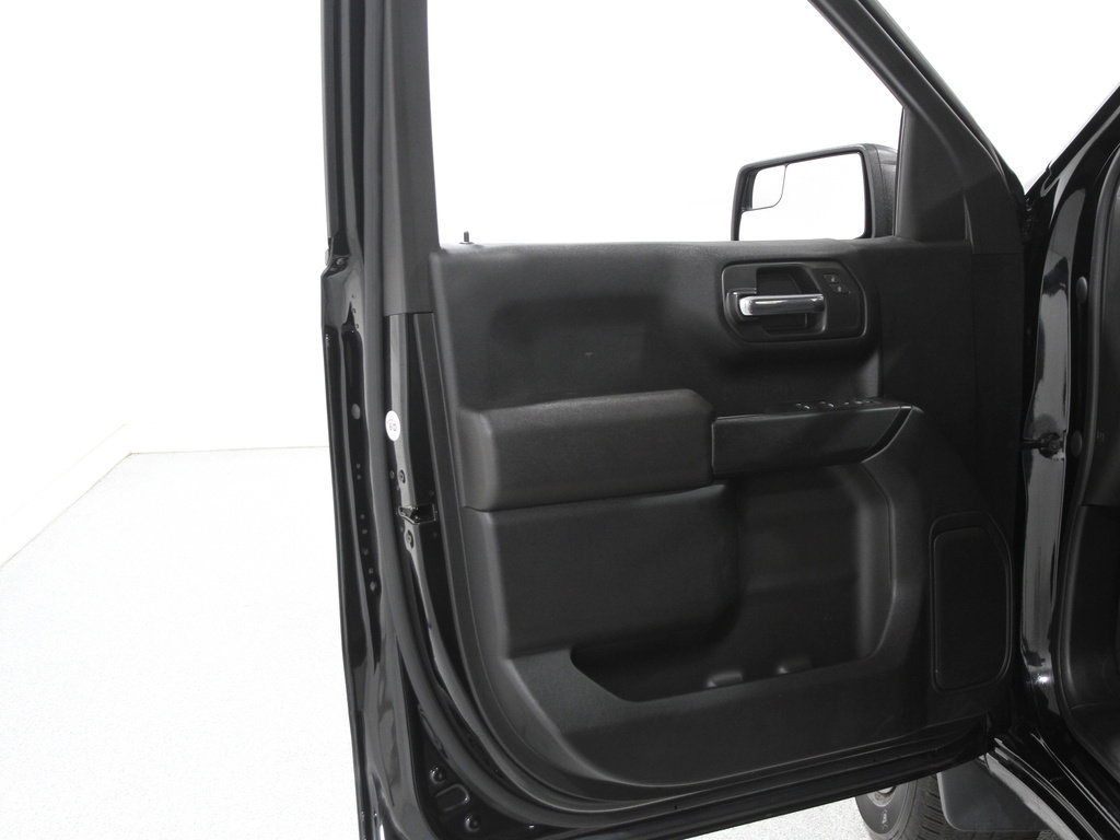 2022 Chevrolet Silverado 1500 Custom photo 4