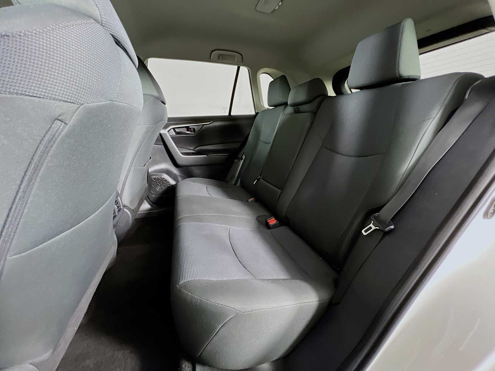 2023 Toyota RAV4 LE photo 21