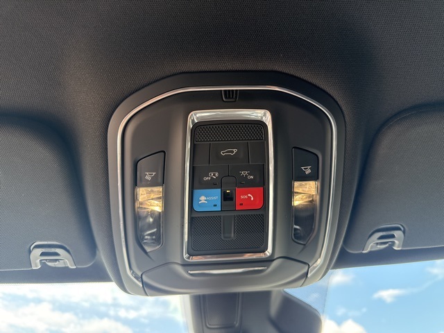 2024 Jeep Wagoneer Series II photo 17