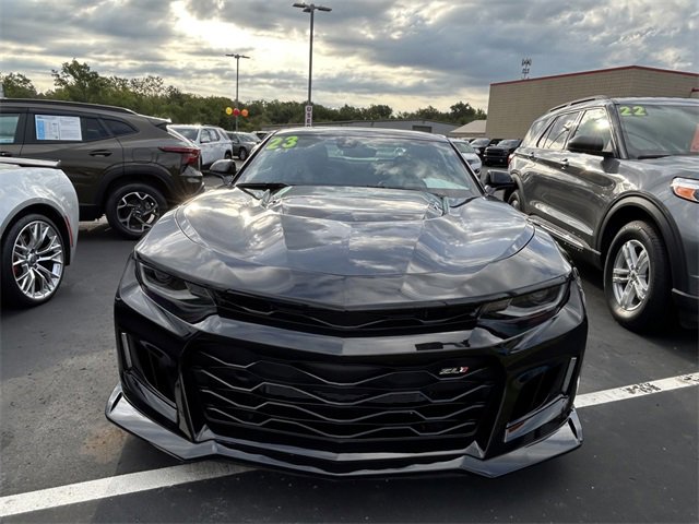 2023 Chevrolet Camaro ZL1 photo 2