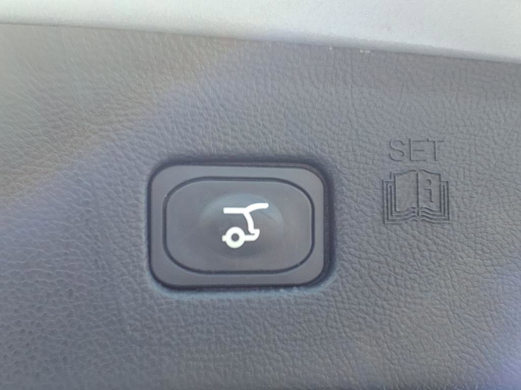2024 Ford Edge ST-Line photo 23