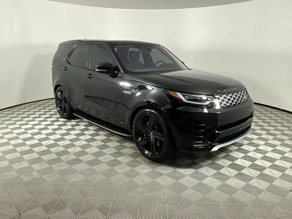 2023 Land Rover Discovery Metropolitan Edition photo 3