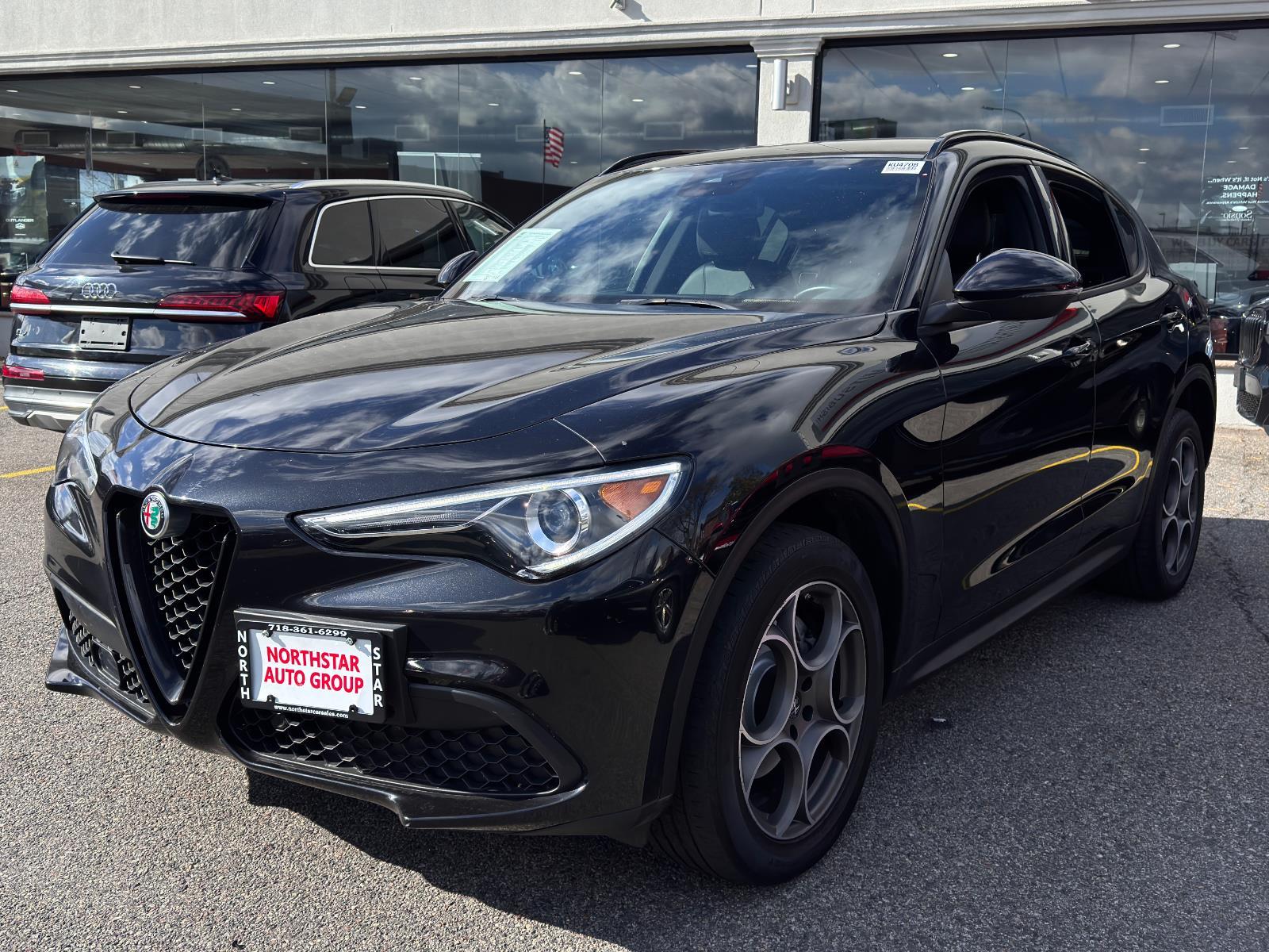 2022 Alfa Romeo Stelvio Base