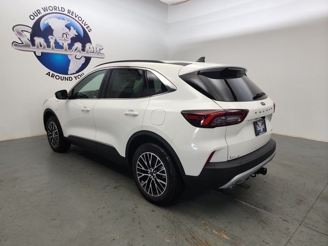 2025 Ford Escape Plug-In Hybrid photo 4