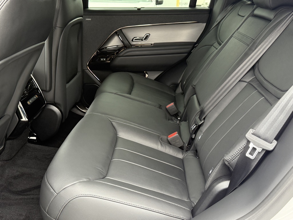 2025 Land Rover Range Rover Sport P360 S photo 22