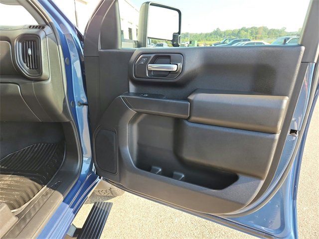 2024 Chevrolet Silverado 2500HD Custom photo 19