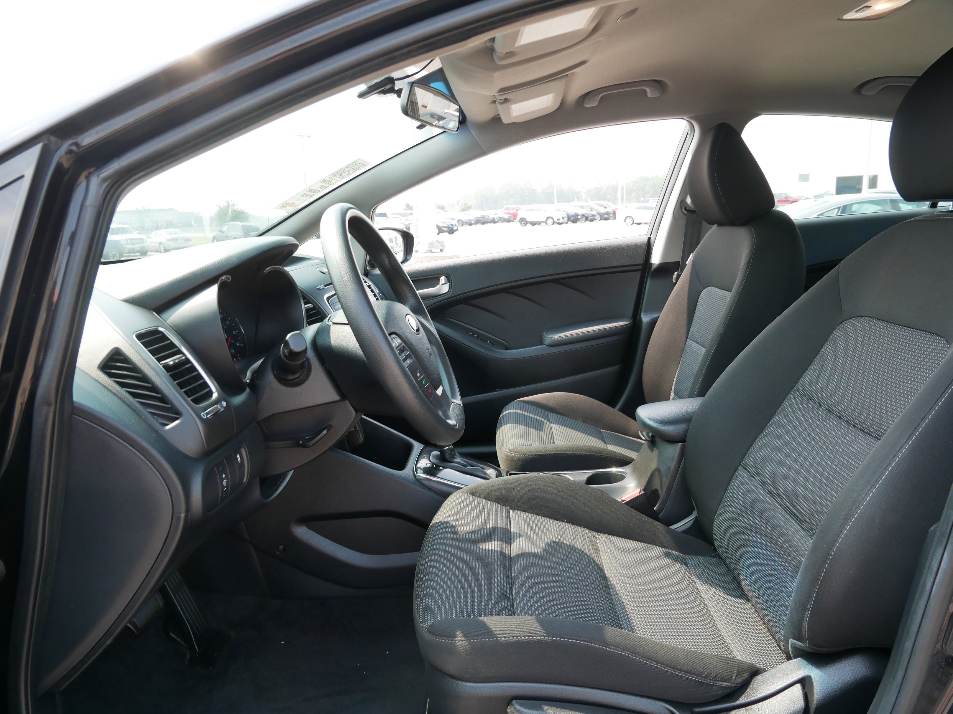 2018 Kia Forte LX Base photo 27