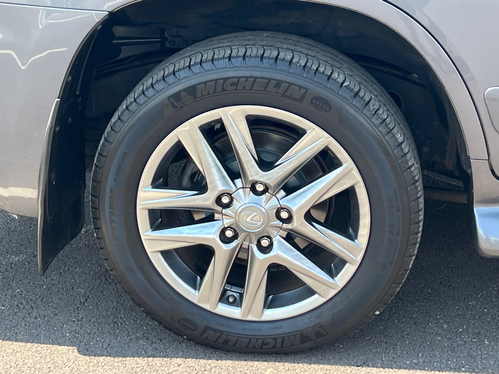 2014 Lexus LX 570 photo 9