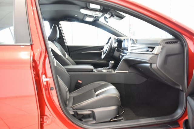 2025 Toyota Camry SE photo 11