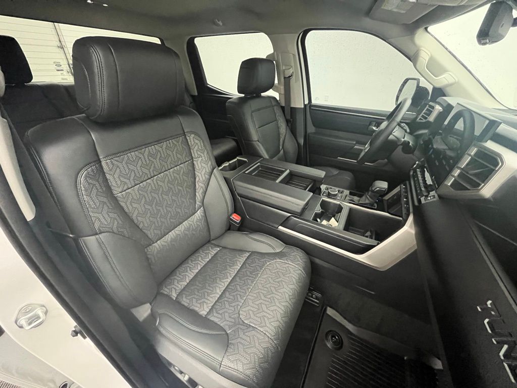 2022 Toyota Tundra SR5 photo 26
