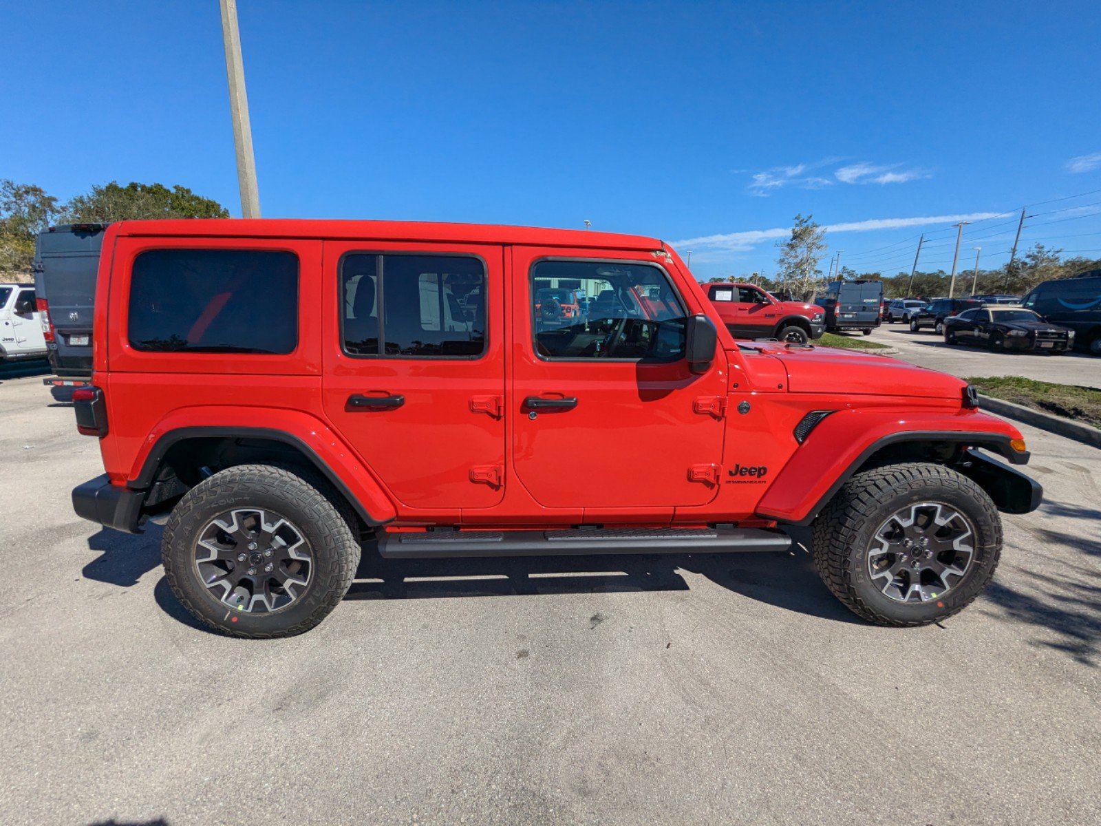 2025 Jeep Wrangler Sahara photo 4