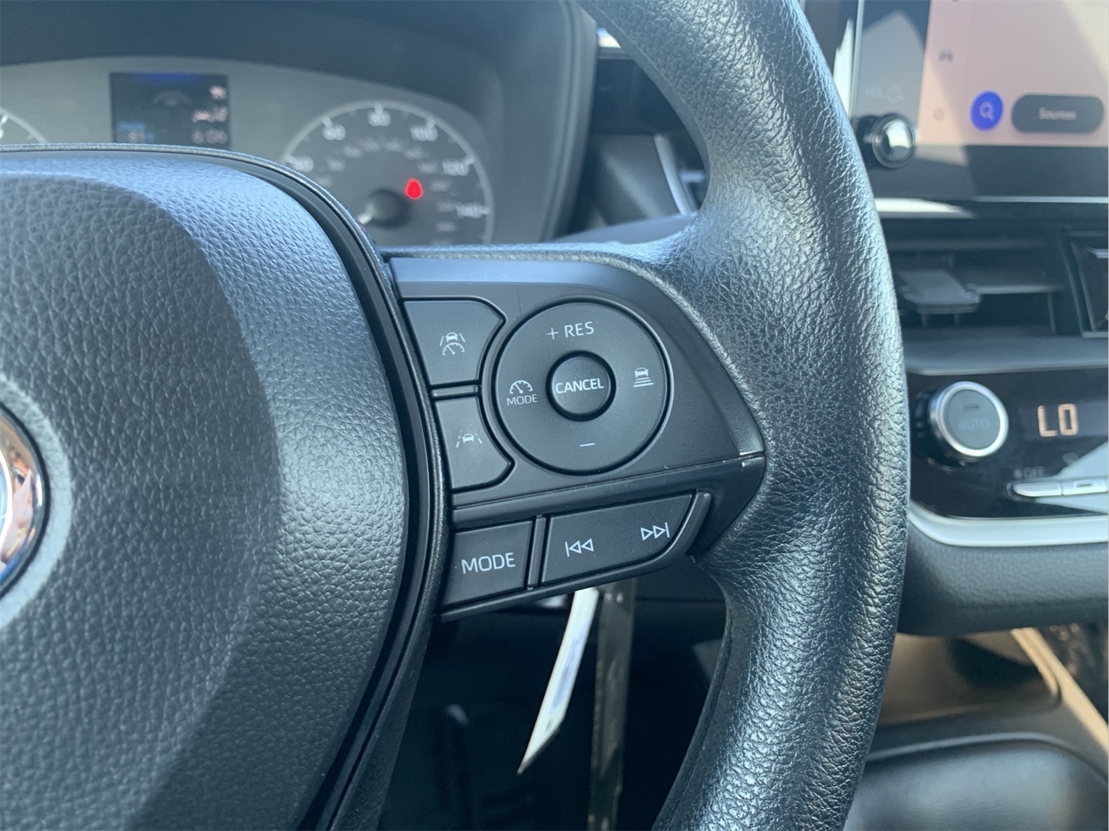 2024 Toyota Corolla LE photo 13