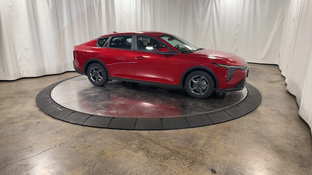 2025 Kia K4 LXS photo 3