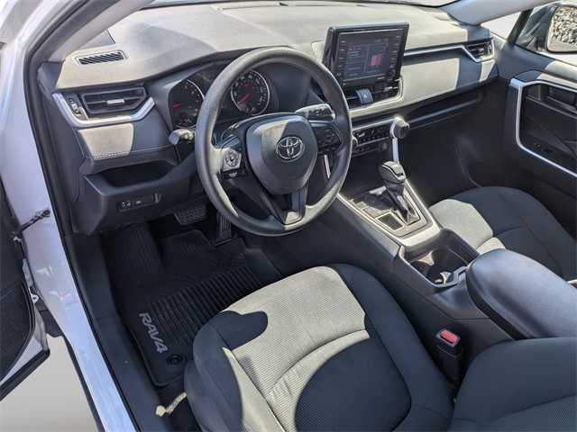 2021 Toyota RAV4 LE photo 9