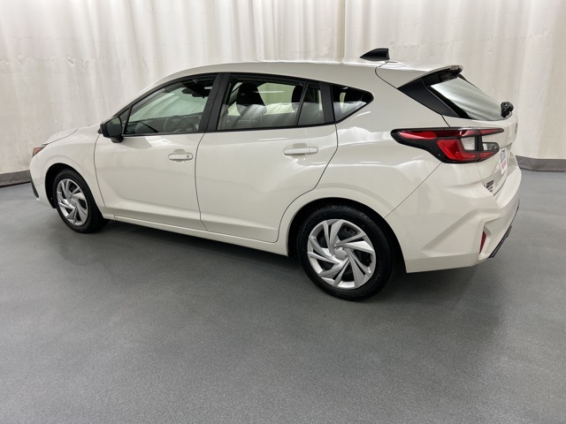 2024 Subaru Impreza Base photo 3