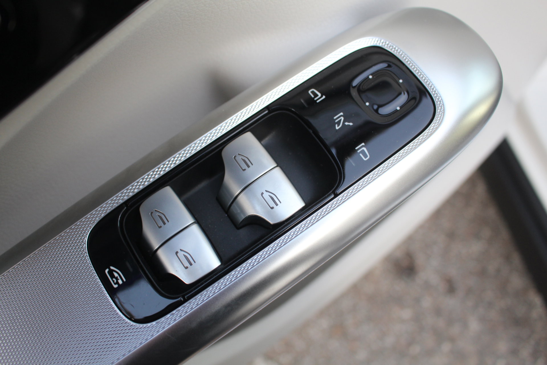 2026 Mercedes Benz EQE SUV 4MATIC photo 13